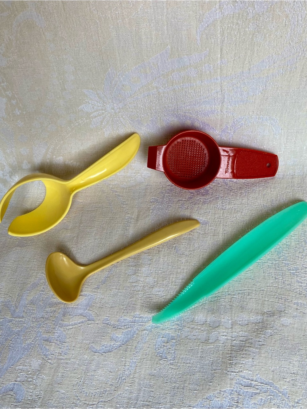 Tupperware Bundle - Picture 2 of 12